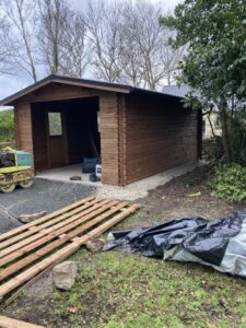 garage-bois-classe-4-marron-epaisseur-44-mm-Penmarch-225x300