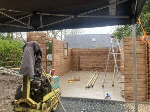 montage-abri-par-systeme-emboitement-Penmarch-300x225